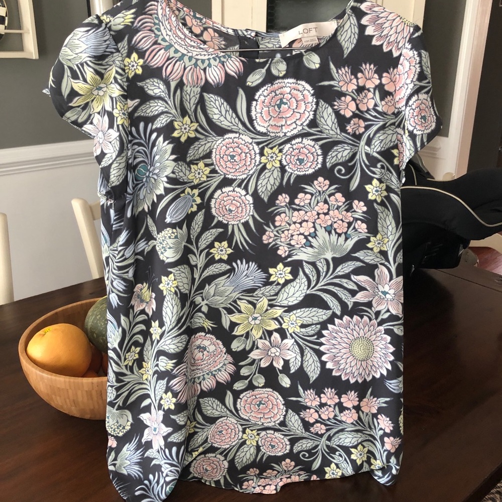 Loft Maternity Flutter Sleeve Top sz XXS